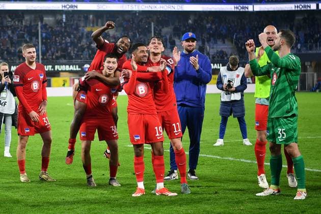 Paderborn, Home Deluxe Arena, 05.04.24, GER, Herren, 2.Bundesliga, Saison 2023-2024, SC Paderborn 07 - Hertha BSC Berlin Bild: Schlussjubel, Emotion, Freude Hertha BSC Only for editorial use! DFL regulations prohibit any use of photographs as image sequences and or quasi-video. NRW Deutschland