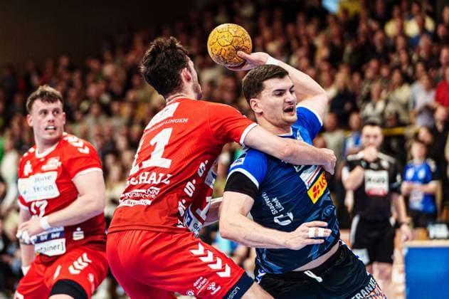 Tarek Marschall (HSG Nordhorn-Lingen, 11), Janik Schrader (VfL Luebeck-Schwartau, 23) GER, VfL Luebeck-Schwartau vs. HSG Nordhorn-Lingen, Handball, 2. Bundesliga, Spieltag 27, Saison 2023 2024, 05.04.2024 GER, VfL Luebeck-Schwartau vs. HSG Nordhorn-Lingen, Handball, 2. Bundesliga, Spieltag 27, Saison 2023 2024, 05.04.2024 Luebeck