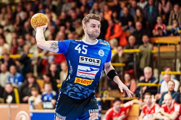 7 Meter Wurf Tor Jan-Eric Speckmann (VfL Luebeck-Schwartau, 45) GER, VfL Luebeck-Schwartau vs. HSG Nordhorn-Lingen, Handball, 2. Bundesliga, Spieltag 27, Saison 2023 2024, 05.04.2024 GER, VfL Luebeck-Schwartau vs. HSG Nordhorn-Lingen, Handball, 2. Bundesliga, Spieltag 27, Saison 2023 2024, 05.04.2024 Luebeck