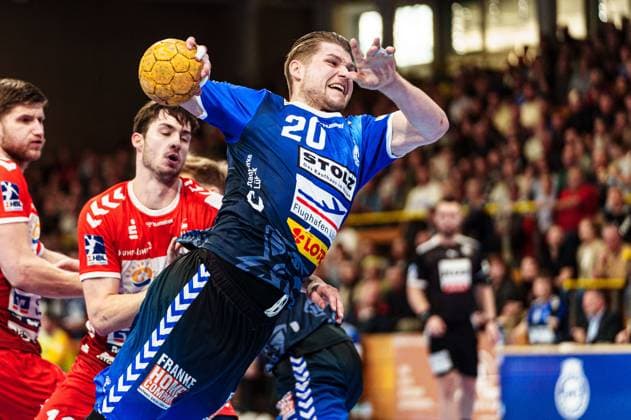 Wurf Tor Leon Ciudad Benitez (VfL Luebeck-Schwartau, 20) GER, VfL Luebeck-Schwartau vs. HSG Nordhorn-Lingen, Handball, 2. Bundesliga, Spieltag 27, Saison 2023 2024, 05.04.2024 GER, VfL Luebeck-Schwartau vs. HSG Nordhorn-Lingen, Handball, 2. Bundesliga, Spieltag 27, Saison 2023 2024, 05.04.2024 Luebeck