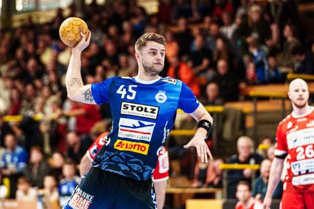 7 Meter Wurf Tor Jan-Eric Speckmann (VfL Luebeck-Schwartau, 45) GER, VfL Luebeck-Schwartau vs. HSG Nordhorn-Lingen, Handball, 2. Bundesliga, Spieltag 27, Saison 2023 2024, 05.04.2024 GER, VfL Luebeck-Schwartau vs. HSG Nordhorn-Lingen, Handball, 2. Bundesliga, Spieltag 27, Saison 2023 2024, 05.04.2024 Luebeck