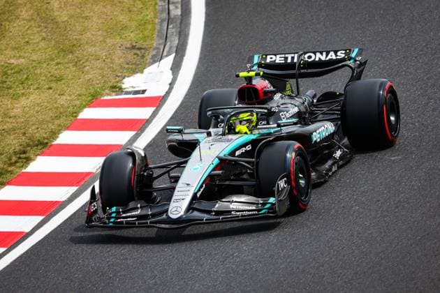 44 HAMILTON Lewis (gbr), Mercedes AMG F1 Team W15, action during the Formula 1 MSC Cruises Japanese Grand Prix 2024, 4th round of the 2024 Formula One World Championship, WM, Weltmeisterschaft from April 5 to 7, 2024 on the Suzuka International Racing Course, in Suzuka, Japan - F1 - JAPANESE GRAND PRIX 2024 DPPI Panoramic  240406_R04_GIAPPONE_AV3_8927