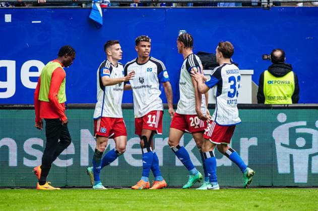 Torjubel Jubel Hamburger SV nach Tor zum 1:0 Laszlo Benes (Hamburger SV, 08) GER, Hamburger SV vs. 1. FC Kaiserslautern, Fussball, 2. Bundesliga, Spieltag 28, Saison 2023 2024, 06.04.2024 DFL REGULATIONS PROHIBIT ANY USE OF PHOTOGRAPHS AS IMAGE SEQUENCES AND OR QUASI-VIDEO GER, Hamburger SV vs. 1. FC Kaiserslautern, Fussball, 2. Bundesliga, Spieltag 28, Saison 2023 2024, 06.04.2024 Hamburg