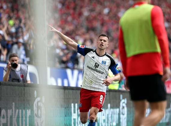 06.04.2024, Fussball 2. Bundesliga 2023 2024, 28. Spieltag, Hamburger SV - 1. FC Kaiserslautern, im Volksparkstadion Hamburg. Jubel Torschütze Laszlo Benes (Hamburg) zum Tor zum 1:0