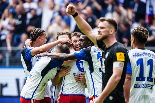 Torjubel Jubel Hamburger SV nach Tor zum 2:1 Lukasz Poreba (Hamburger SV, 06) GER, Hamburger SV vs. 1. FC Kaiserslautern, Fussball, 2. Bundesliga, Spieltag 28, Saison 2023 2024, 06.04.2024 DFL REGULATIONS PROHIBIT ANY USE OF PHOTOGRAPHS AS IMAGE SEQUENCES AND OR QUASI-VIDEO GER, Hamburger SV vs. 1. FC Kaiserslautern, Fussball, 2. Bundesliga, Spieltag 28, Saison 2023 2024, 06.04.2024 Hamburg