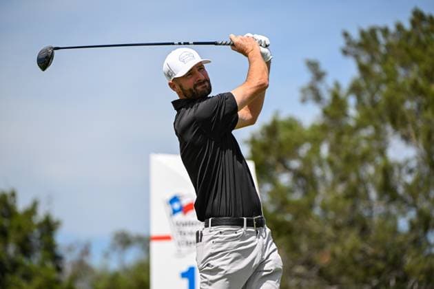 SAN ANTONIO, TX - APRIL 05: Nicholas Lindheim (USA) watches his tee shot on 11 during Rd2 of the Valero Texas Open at TPC San Antonio (Oaks Course) on April 5, 2024, in San Antonio, Texas. (Photo by Ken Murray Icon Sportswire) GOLF: APR 05 PGA, Golf Herren Valero Texas Open EDITORIAL USE ONLY Icon2404050392