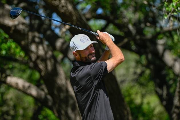 SAN ANTONIO, TX - APRIL 05: Nicholas Lindheim (USA) watches his tee shot on 14 during Rd2 of the Valero Texas Open at TPC San Antonio (Oaks Course) on April 5, 2024, in San Antonio, Texas. (Photo by Ken Murray Icon Sportswire) GOLF: APR 05 PGA, Golf Herren Valero Texas Open EDITORIAL USE ONLY Icon2404050452