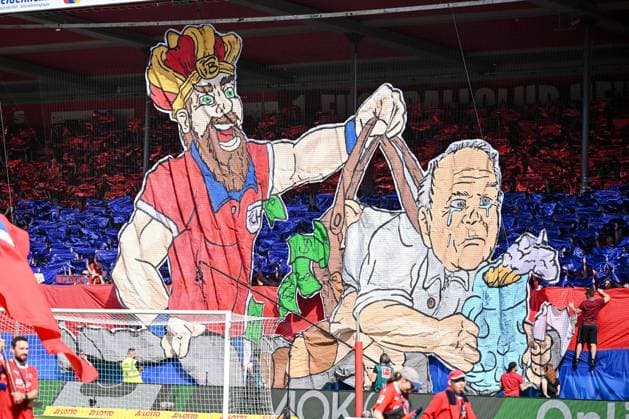 Sport Themen der Woche KW14 Sport Bilder des Tages 06.04.2024, Heidenheim, Germany, Voith Arena, 1.FC Heidenheim vs FC Bayern Muenchen - 1.Bundesliga, Heidenheim Fans machen eine choreographie (Foto H. Langer) DFB DFL REGULATIONS PROHIBIT ANY USE OF PHOTOGRAPHS AS IMAGE SEQUENCES AND OR QUASI-VIDEO. Heidenheim Voith Arena Germany *** 06 04 2024, Heidenheim, Germany, Voith Arena, 1 FC Heidenheim vs FC Bayern Muenchen 1 Bundesliga, Heidenheim Fans make a choreography Photo H Langer DFB DFL REGULATIONS PROHIBIT ANY USE OF PHOTOGRAPHS AS IMAGE SEQUENCES AND OR QUASI VIDEO Heidenheim Voith Arena Germany 541_FCHFCB20240406_026 Langer-541