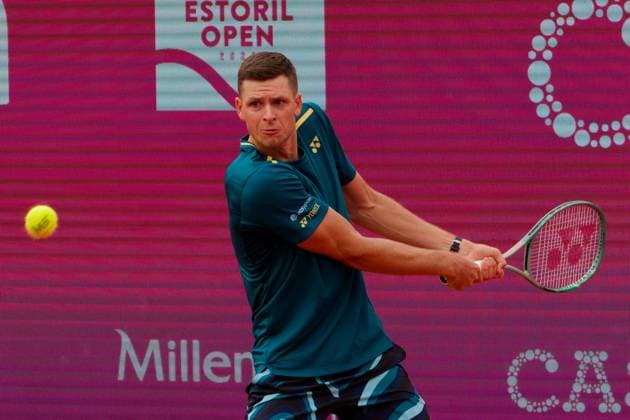 Estoril, Portugal, April 06 2024: Hubert Hurkacz (Poland) in action during the Millennium Estoril Open match between Cristian Garin (Chile) and Hubert Hurkacz (Poland) at Clube de Tenis do Estoril in Estoril, Portugal. (Pedro Porru SPP) Copyright: xPedroxPorrux xSPPx spp-en-PePoSp-4F8A1866