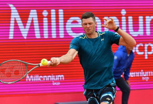 Hubert Hurkacz (Polen) erreicht bei den Estoril Open in Portugal das Finale Estoril Open, Portugal, 6. April 2024 - Hubert Hurkacz (Polen) erreicht bei den Estoril Open in Portugal erstmals das Finale eines internationalen Sandplatzturniers durch einen 6:3, 3:6 und 6:3-Erfolg über den Chilenen Cristian Garin. Estoril Estoril Tennis Club Lisbon Portugal
