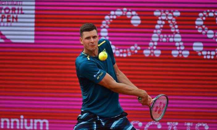Hubert Hurkacz (Polen) erreicht bei den Estoril Open in Portugal das Finale Estoril Open, Portugal, 6. April 2024 - Hubert Hurkacz (Polen) erreicht bei den Estoril Open in Portugal erstmals das Finale eines internationalen Sandplatzturniers durch einen 6:3, 3:6 und 6:3-Erfolg über den Chilenen Cristian Garin. Estoril Estoril Tennis Club Lisbon Portugal