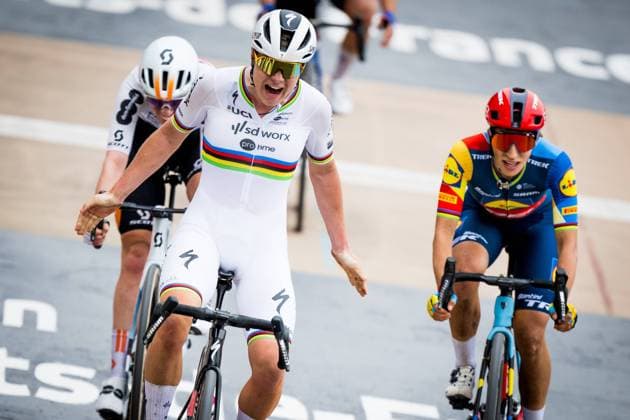 Bilder des Jahres 2024, Sport 04 April Sport Themen der Woche KW14 Sport Bilder des Tages Belgian Lotte Kopecky of SD Worx - Protime celebrates as she crosses the finish line at the 4th edition of the women elite race of the Paris-Roubaix cycling event, 148,5 km from Denain to Roubaix, France on Saturday 06 April 2024. JASPERxJACOBS  x90474205x