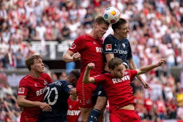 Sport Themen der Woche KW14 Sport Bilder des Tages GER, 1.FBL, 1. FC Koeln vs. VfL Bochum, Saison 2023 24, 06.04.2024, RheinEnergieStadion, Koeln, GER, 1.FBL, 1. FC Koeln vs. VfL Bochum, Saison 2023 24, Im Bild: Steffen Tigges (1. FC Koeln, 21); souverän Kopfball Kopfballduell; Dynamik, Aktion, Action, Spielszene; gegen Keven Schlotterbeck (Vfl Bochum 1848, 31) Einzelaktion, Halbkörper Halbkoerper; Freisteller, Einzelbild, Aktion, Action, Spielszene; *** GER, 1 FBL, 1 FC Koeln vs VfL Bochum, Season 2023 24, 06 04 2024, RheinEnergieStadion, Koeln, GER, 1 FBL, 1 FC Koeln vs VfL Bochum, Season 2023 24, In the picture Steffen Tigges 1 FC Koeln, 21 sovereign header header duel dynamics, action, action, game scene against Keven Schlotterbeck Vfl Bochum 1848, 31 single action, half body half body free shot, single image, action, action, game scene nordphotoxGmbHxx xDenkinger nph00015