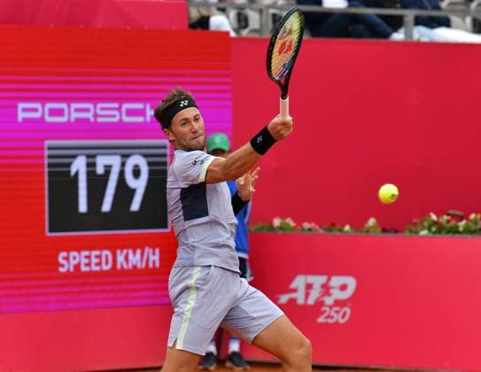 Casper Ruud (Norwegen) in seinem Halbfinale bei den Estoril Open in Portugal Estoril Open, Portugal, 6. April 2024 - Casper Ruud (Norwegen) in seinem Halbfinale bei den Estoril Open in Portugal gegen den Spanier Pedro Martinez (nicht im Bild) Estoril Estoril Tennis Club Lisbon Portugal
