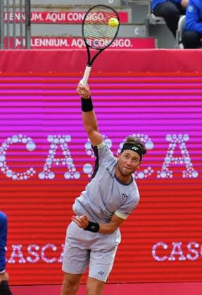 Casper Ruud (Norwegen) in seinem Halbfinale bei den Estoril Open in Portugal Estoril Open, Portugal, 6. April 2024 - Casper Ruud (Norwegen) in seinem Halbfinale bei den Estoril Open in Portugal gegen den Spanier Pedro Martinez (nicht im Bild) Estoril Estoril Tennis Club Lisbon Portugal