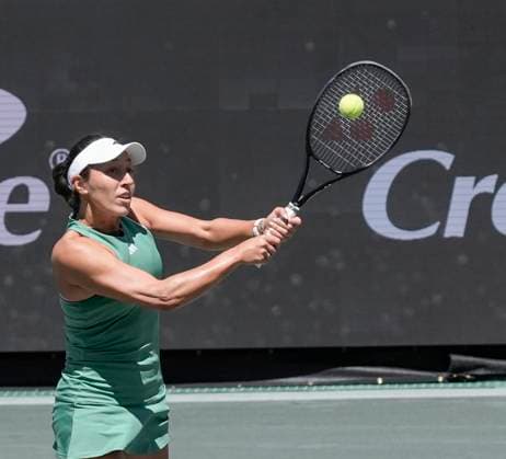 April 6, 2024: Jessica Pegula (USA) loses to Daria Kasatkina (RUS) at the Credit One Charleston Open being played at Family Circle Tennis Center in Charleston, South Carolina, {USA} Ã‚ Tennisclix Cal Media Charleston USA - ZUMAc04_ 20240406_zma_c04_022 Copyright: xLesliexBillmanx