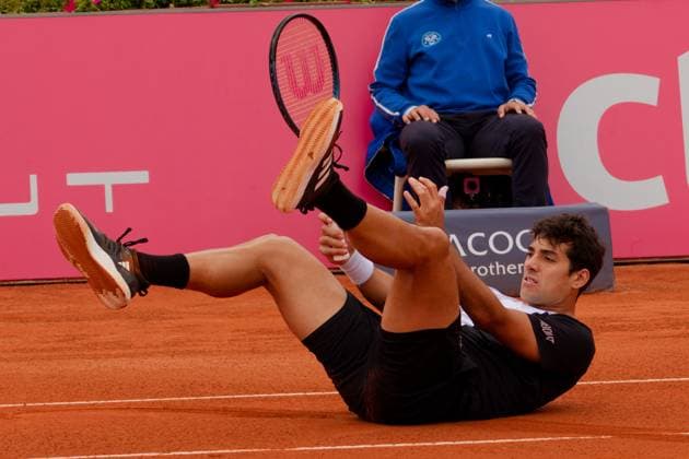 Estoril, Portugal, April 06 2024: Cristian Garin (Chile) in action during the Millennium Estoril Open match between Cristian Garin (Chile) and Hubert Hurkacz (Poland) at Clube de Tenis do Estoril in Estoril, Portugal. (Pedro Porru SPP) Copyright: xPedroxPorrux xSPPx spp-en-PePoSp-4F8A1831