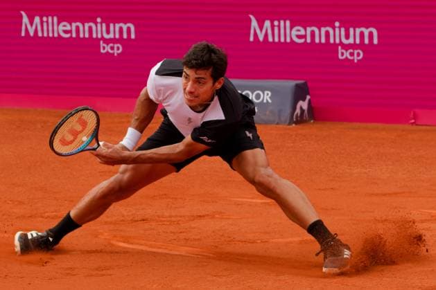 Estoril, Portugal, April 06 2024: Cristian Garin (Chile) in action during the Millennium Estoril Open match between Cristian Garin (Chile) and Hubert Hurkacz (Poland) at Clube de Tenis do Estoril in Estoril, Portugal. (Pedro Porru SPP) Copyright: xPedroxPorrux xSPPx spp-en-PePoSp-4F8A1850