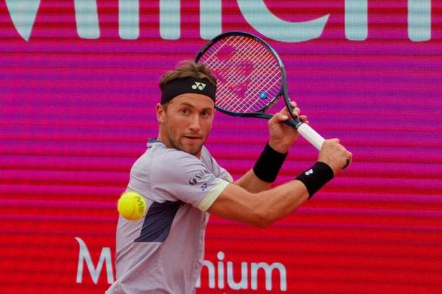 Estoril, Portugal, April 06 2024: Casper Ruud (Norway) in action during the Millennium Estoril Open match between Casper Ruud (Norway) and Pedro Martinez (Spain) at Clube de Tenis do Estoril in Estoril, Portugal. (Pedro Porru SPP) Copyright: xPedroxPorrux xSPPx spp-en-PePoSp-4F8A2129