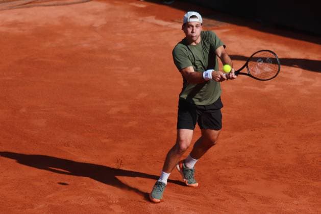 April 6, 2024, Mexico City, Ciudad de Mexico, Mexico: April 6, 2024, Mexico City, Mexico: Alexis Galarneau of Canada returns a shot to Maxime Janvier of France during the Semifinals match of Mexico City Open at Deportivo Chapultepec. Alexis Galarneau defeated Maxime Janvier 2 sets to 1. on April 6, 2024 in Mexico City, Mexico. Mexico City Mexico - ZUMAe321 20240406_zsa_e321_006 Copyright: xCarlosxSantiago xEyepixxGroupx