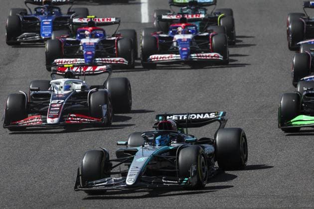 63 RUSSELL George (gbr), Mercedes AMG F1 Team W15, action during the Formula 1 MSC Cruises Japanese Grand Prix 2024, 4th round of the 2024 Formula One World Championship, WM, Weltmeisterschaft from April 5 to 7, 2024 on the Suzuka International Racing Course, in Suzuka, Japan - F1 - JAPANESE GRAND PRIX 2024 DPPI Panoramic  240407_R04_GIAPPONE_FG_21734