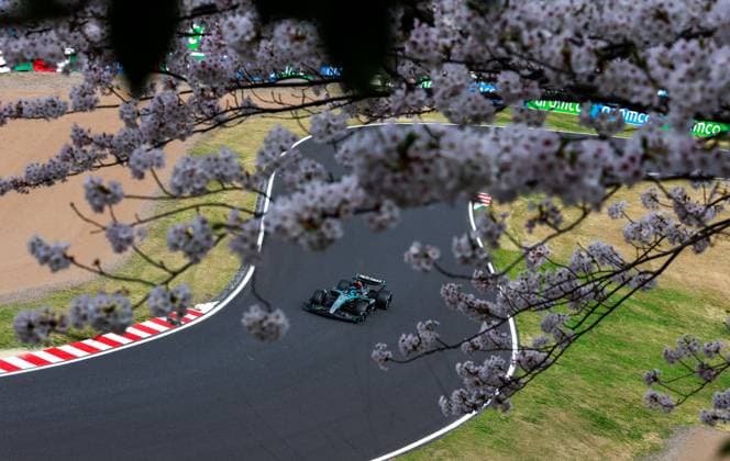 63 RUSSELL George (gbr), Mercedes AMG F1 Team W15, action during the Formula 1 MSC Cruises Japanese Grand Prix 2024, 4th round of the 2024 Formula One World Championship, WM, Weltmeisterschaft from April 5 to 7, 2024 on the Suzuka International Racing Course, in Suzuka, Japan - F1 - JAPANESE GRAND PRIX 2024 DPPI Panoramic  F12024GP04JAP_JK329489