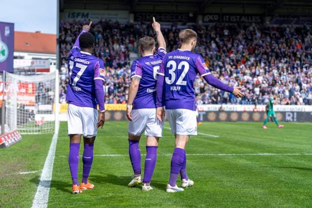 Jubel nach dem Tor zum 2:0 durch Christan Conteh (VfL Osnabrueck, 17) GER, VfL Osnabrueck vs. SpVgg Greuther Fuerth, Fußball, 2. Bundesliga, 28. Spieltag, Spielzeit 2023 2024, 07.04.2024 DFL REGULATIONS PROHIBIT ANY USE OF PHOTOGRAPHS AS IMAGE SEQUENCES AND OR QUASI-VIDEO VfL Osnabrueck vs. SpVgg Greuther Fuerth, Fußball, 2. Bundesliga, 28. Spieltag, Spielzeit 2023 2024, 07.04.2024 Osnabrueck