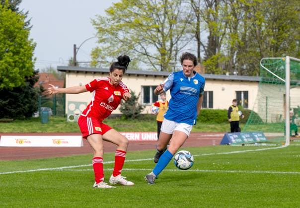 Fussball, Frauen, Regionalliga Nordost, Saison 2023 2024 (16. Spieltag), 1. FC Union Berlin - FC Carl Zeiss Jena II, v. l. Sarah Abu Sabbah (1. Frauen 1. FC Union), Luise Wildner , 07.04. 2024, Copyright: xMatthiasxKochx