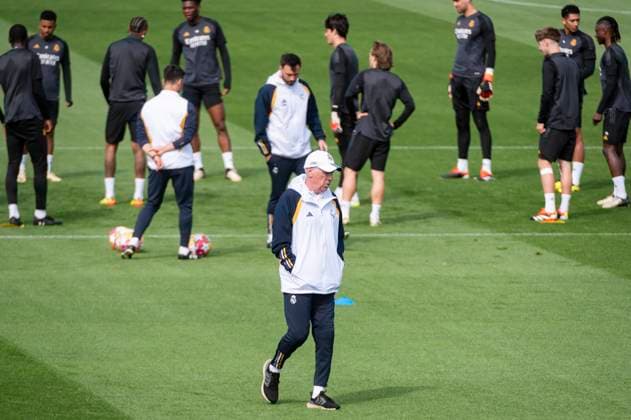 Uefa Champions League 2024: Real Madrid press conference, PK, Pressekonferenz match against Manchester City Carlo Ancelotti, coach of Real Madrid, seen during the training of Real Madrid the day before the quarter-final first leg football match of Champions League against Manchester City at Ciudad Real Madrid in Valdebebas, Madrid. Valdebebas Ciudad Real Madrid Madrid Spain Copyright: xAlbertoxGardinx AGardin_20240408_RealMadrid_ManCity_training_2