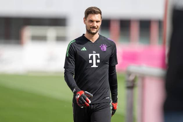 Sven Ulreich 26 (FC Bayern Muenchen), Abschlusstraining vor dem UEFA Champions League-Spiel gegen den FC Arsenal, Saison 2023 2024 an der Saebener Strasse. 08.04.2024 DFB regulations prohibit any use of photographs as image sequences and or quasi-video Muenchen Bayern Deutschland