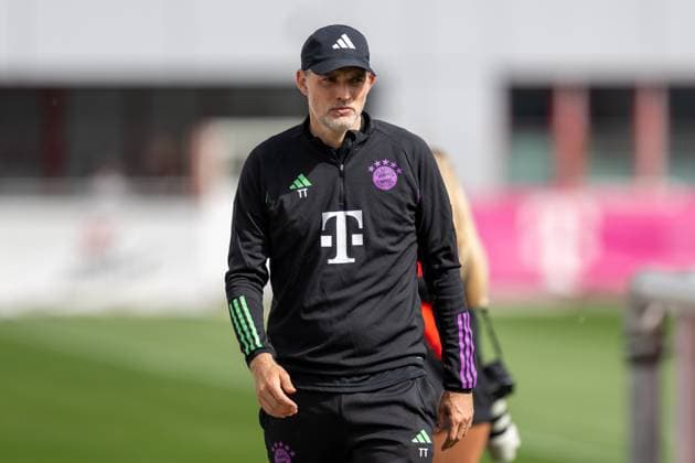 Cheftrainer Thomas Tuchel (FC Bayern Muenchen), Abschlusstraining vor dem UEFA Champions League-Spiel gegen den FC Arsenal, Saison 2023 2024 an der Saebener Strasse. 08.04.2024 DFB regulations prohibit any use of photographs as image sequences and or quasi-video Muenchen Bayern Deutschland