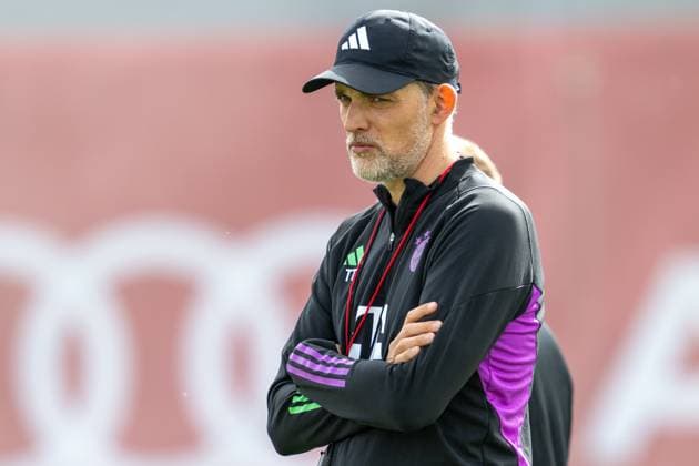 Cheftrainer Thomas Tuchel (FC Bayern Muenchen) mit grimmigen Gesicht, Abschlusstraining vor dem UEFA Champions League-Spiel gegen den FC Arsenal, Saison 2023 2024 an der Saebener Strasse. 08.04.2024 DFB regulations prohibit any use of photographs as image sequences and or quasi-video Muenchen Bayern Deutschland