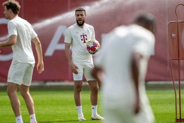 Noussair Mazraoui 40 (FC Bayern Muenchen), Abschlusstraining vor dem UEFA Champions League-Spiel gegen den FC Arsenal, Saison 2023 2024 an der Saebener Strasse. 08.04.2024 DFB regulations prohibit any use of photographs as image sequences and or quasi-video Muenchen Bayern Deutschland