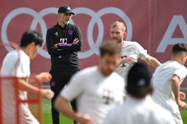 Trainer Thomas TUCHEL (Bayern Muenchen) beobachtet seine Spieler, Abschlusstraining vor dem Fussball Champions League Viertelfinale FC Arsenal - FC Bayern Muenchen am 08.04.2024 auf dem Trainingsgelaende an der Saebener Strasse in Muenchen. Â