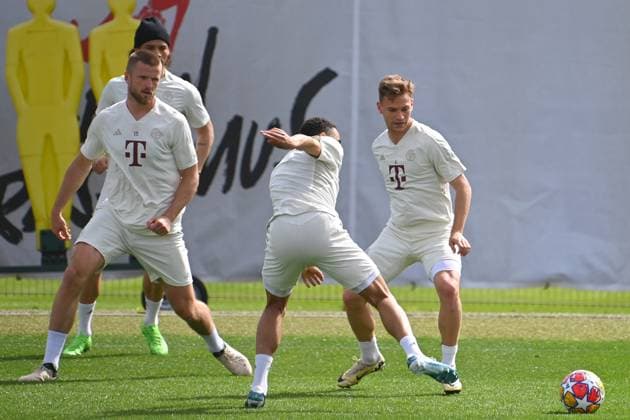 v.re:Joshua KIMMICH (Bayern Muenchen), Jamal MUSIALA (Bayern Muenchen), Eric DIER (Bayern Muenchen), Leroy SANE (Bayern Muenchen), Aktion,Zweikampf. Abschlusstraining vor dem Fussball Champions League Viertelfinale FC Arsenal - FC Bayern Muenchen am 08.04.2024 auf dem Trainingsgelaende an der Saebener Strasse in Muenchen. Â
