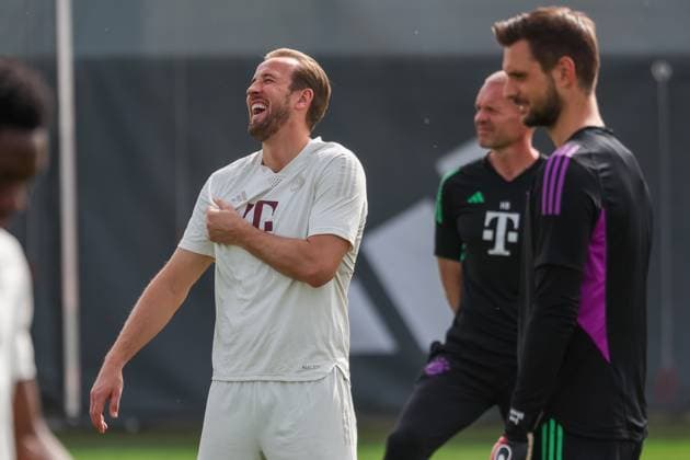 Harry Kane (FC Bayern Muenchen, 09) lacht, lachend, smiling, smile, Abschlusstraining, FC Bayern Muenchen, Fussball, UEFA Champions League, Viertelfinale Hinspiel, Saison 23 24, 08.04.2024, Abschlusstraining, FC Bayern Muenchen, Fussball, UEFA Champions League, Viertelfinale Hinspiel, Saison 23 24, 08.04.2024 Muenchen Copyright: xEibner-Pressefoto JennixMaulx EP_JML