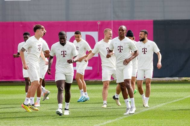 Mathys Tel (FC Bayern Muenchen, 39) laeuft, laufend, mit Matthijs de Ligt (FC Bayern Muenchen, 04) und Noussair Mazraoui (FC Bayern Muenchen, 40) miz Dayot Upamecano (FC Bayern Muenchen, 02) und Jamal Musiala (FC Bayern Muenchen, 42), Abschlusstraining, FC Bayern Muenchen, Fussball, UEFA Champions League, Viertelfinale Hinspiel, Saison 23 24, 08.04.2024, Abschlusstraining, FC Bayern Muenchen, Fussball, UEFA Champions League, Viertelfinale Hinspiel, Saison 23 24, 08.04.2024 Muenchen Copyright: xEibner-Pressefoto JennixMaulx EP_JML