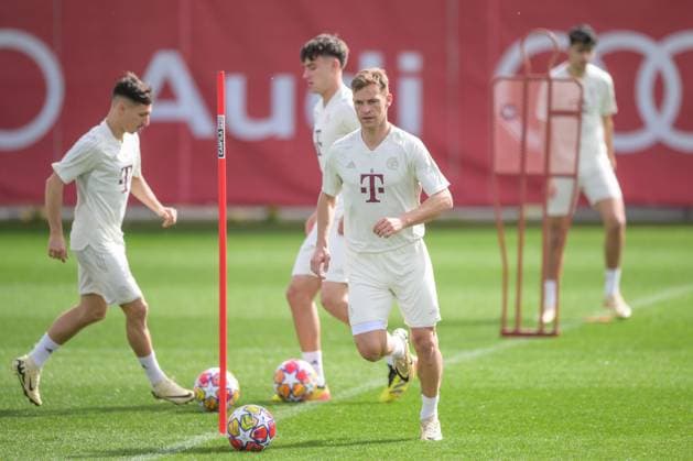Fußball, Championsleague, 20240408, Abschlusstraining, FC Bayern München - FC Arsenal. Im Bild Joshua KIMMICH (FC Bayern München, 6) Dribbling Ball Portrait Ganzkörper ganze volle Figur. München Trainingsgelände Säbener Str. 51 Bayern Deutschland Copyright: Passion2Press MarkusxFischerx