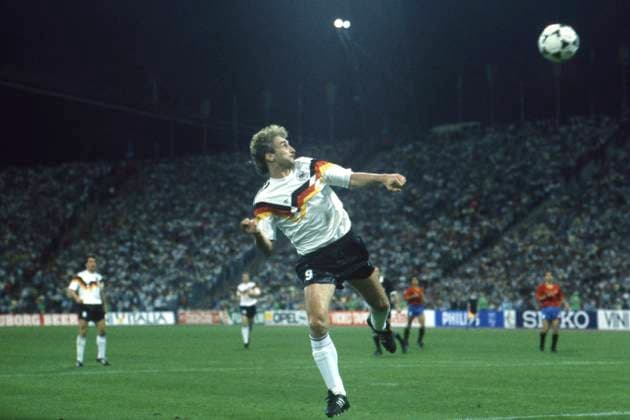 Rudi VOELLER, Völler, GER, Aktion, Kopfball, Deutschland (GER) - Spanien (ESP) 2:0 Fussball EM EURO 1988 in Deutschland, 17.06.1988 im Muenchener Olympiastadion Â