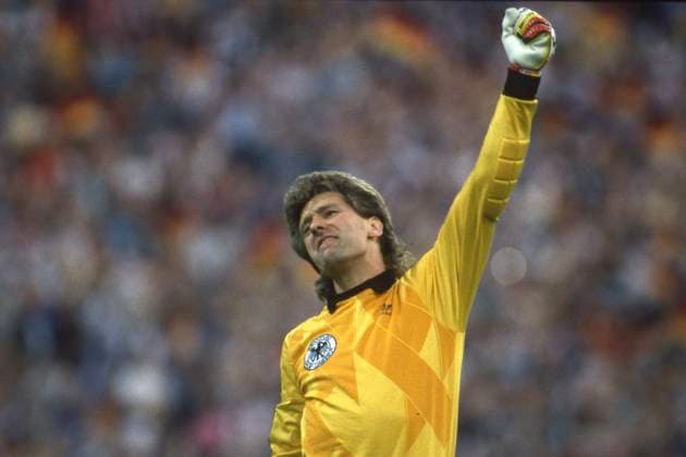 Torwart Eike IMMEL (GER) jubelt, Jubel, jubeln, Freude, cheers, Deutschland (GER) - Spanien (ESP) 2:0 Fussball EM EURO 1988 in Deutschland, 17.06.1988 im Muenchener Olympiastadion Â