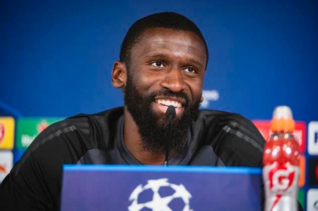 Uefa Champions League 2024: Real Madrid press conference, PK, Pressekonferenz match against Manchester City Antonio Rudiger of Real Madrid seen speaking during the press conference of Real Madrid the day before the quarter-final first leg football match of Champions League against Manchester City at Ciudad Real Madrid in Valdebebas, Madrid. Valdebebas Ciudad Real Madrid Madrid Spain Copyright: xAlbertoxGardinx AGardin_20240408_RealMadrid_ManCity_PC_16