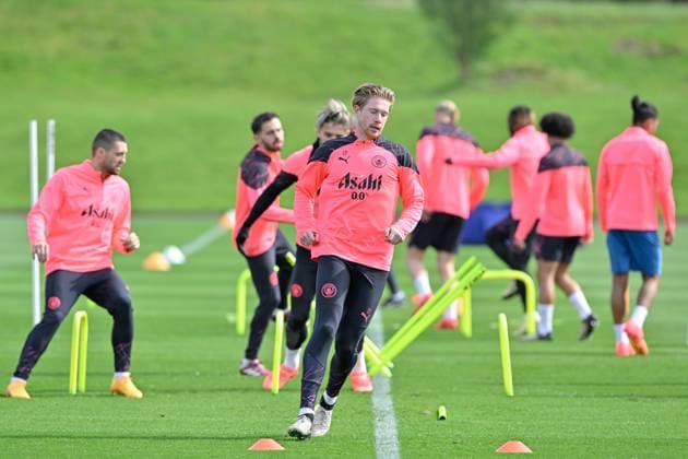 Manchester City Champions League training session Kevin De Bruyne of Manchester City, during the Manchester City champions League training session ahead of the Real Madrid game at Etihad Stadium, Manchester, United Kingdom, 8th April 2024 (Photo by Cody Froggatt News Images) Manchester Etihad Stadium Manchester United, ManU Kingdom Copyright: xCodyxFroggatt NewsxImagesx