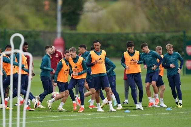 Arsenal Media Activities The Arsenal squad warming up during the Arsenal team training session ahead of the UEFA Champions League Quarter-Final 1st leg football match against Bayern Munich at Arsenal FC Training Centre, London Colney, England, United Kingdom on 8 April 2024 Editorial use only. All images are copyright Every Second Media Limited. No images may be reproduced without prior permission. Copyright: xIMAGO EveryxSecondxMediax ESM-0979-0032