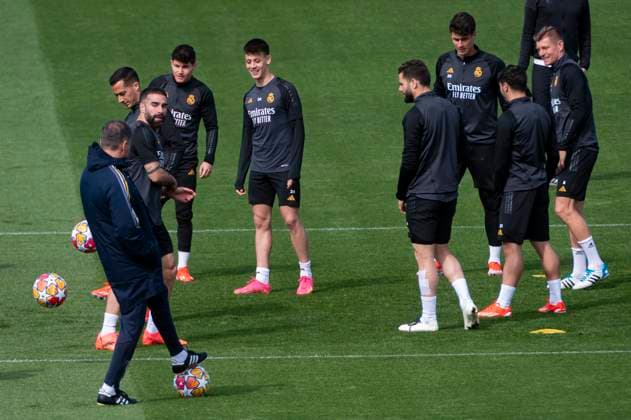 Uefa Champions League 2024: Real Madrid press conference, PK, Pressekonferenz match against Manchester City Real Madrid players (from L ro R) Daniel Carvajal, Lucas Vazquez, Fran Garcia, Arda Guler, Nacho Fernandez, Kepa Arrizabalaga and Toni Kroos of Real Madrid during the training of Real Madrid the day before the quarter-final first leg football match of Champions League against Manchester City at Ciudad Real Madrid in Valdebebas, Madrid. Valdebebas Ciudad Real Madrid Madrid Spain Copyright: xAlbertoxGardinx AGardin_20240408_RealMadrid_ManCity_training_35