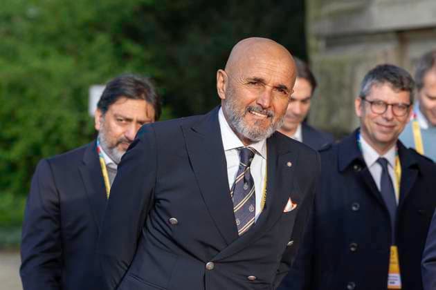 Fussball: EM-Workshop, Europameisterschaft, Treffen der Nationaltrainer am 08.04.2024 im Staendehaus in Duesseldorf. Luciano Spalletti (Italien, Nationaltrainer) auf dem Weg ins Gebaeude. Foto: Kirchner-Media TH Copyright: xKirchner-Media THx