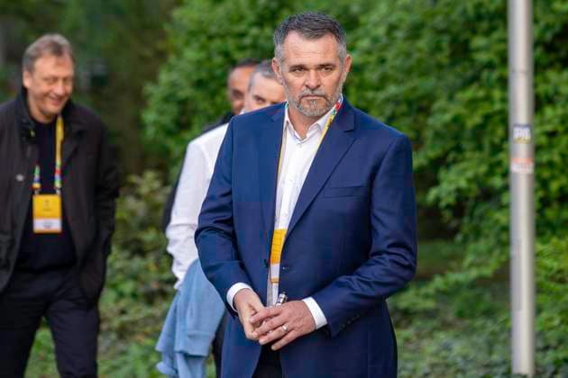 Fussball: EM-Workshop, Europameisterschaft, Treffen der Nationaltrainer am 08.04.2024 im Staendehaus in Duesseldorf. Willi Sagnol (Georgien, Nationaltrainer) auf dem Weg ins Gebaeude. Foto: Kirchner-Media TH Copyright: xKirchner-Media THx