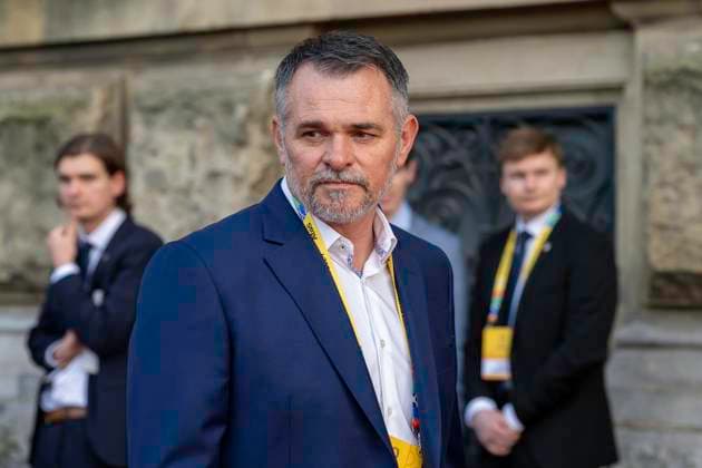 Fussball: EM-Workshop, Europameisterschaft, Treffen der Nationaltrainer am 08.04.2024 im Staendehaus in Duesseldorf. Willi Sagnol (Georgien, Nationaltrainer) auf dem Weg ins Gebaeude. Foto: Kirchner-Media TH Copyright: xKirchner-Media THx