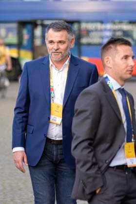Fussball: EM-Workshop, Europameisterschaft, Treffen der Nationaltrainer am 08.04.2024 im Staendehaus in Duesseldorf. Willi Sagnol (Georgien, Nationaltrainer) auf dem Weg ins Gebaeude. Foto: Kirchner-Media TH Copyright: xKirchner-Media THx