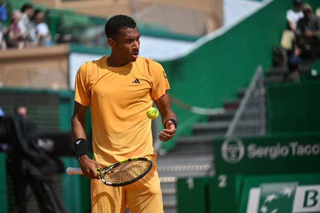 Rolex Monte-Carlo Masters - Day Three MONTE-CARLO, MONACO - APRIL 8: Felix Auger-Aliassime of Canada in action against Luca Nardi of Italy during day three of the Rolex Monte-Carlo Masters at Monte-Carlo Country Club on April 8, 2024 in Monte-Carlo, Monaco. (Photo by Andy Astfalck) Copyright: xBEAUTIFULxSPORTS Astfalckx