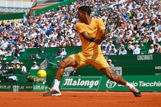 Rolex Monte-Carlo Masters - Day Three MONTE-CARLO, MONACO - APRIL 8: Felix Auger-Aliassime of Canada in action against Luca Nardi of Italy during day three of the Rolex Monte-Carlo Masters at Monte-Carlo Country Club on April 8, 2024 in Monte-Carlo, Monaco. (Photo by Andy Astfalck) Copyright: xBEAUTIFULxSPORTS Astfalckx